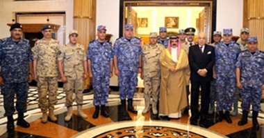 عاهل البحرين يستقبل الوفد العسكرى المصرى المشارك بمناورات "حمد1"