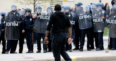 رابطة شرطة "بالتيمور" تنتقد سرعة توجيه التهم لـ6 ضباط فى وفاة شاب أسود