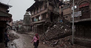 زلزال نيبال يدمر منازل بناها القرويون ببيع اعضائهم لتجار الاعضاء البشرية