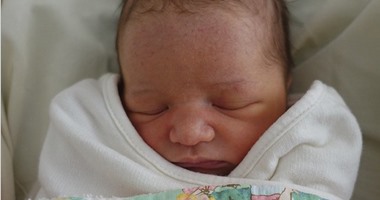 ميلا جوفوفيتش تنشر الصورة الأولى لمولودتها "داشيل إيدان"