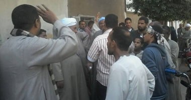 وقفة لأصحاب مستودعات الدقيق أمام محافظة الأقصر للمطالبة بصرف الحصص
