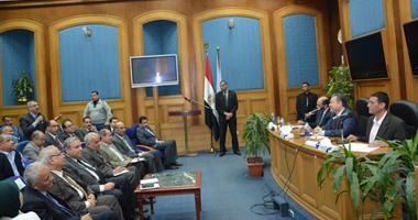 وزير التعليم فى مؤتمر "مصر المستقبل من أجل متعلم مبتكر ومبدع": يجب عودة هيبة المعلم ونستطلع آراء المعلمين والطلاب فى اللائحة الطلابية.. ويشدد: الوقوف بحزم فى مواجهة تجاوزات ومخالفات المدارس الدولية