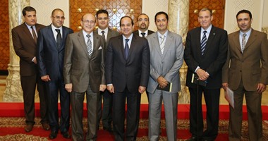 الرئيس يخصص 500مليون جنيه من "تحيا مصر" لتطوير القرى الأكثر احتياجا