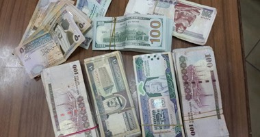 ضبط سورية بالمطار لمحاولتها تهريب 107 آلاف ريال و7000 دولار للسعودية