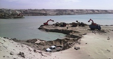 مهاب مميش:رفع 53% من الرمال المشبعة بالمياه و118 يوماً لافتتاح القناة