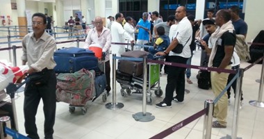 سلطنة عمان تعلق الرحلات الجوية السياحية من إيطاليا إلى مطار صلالة 