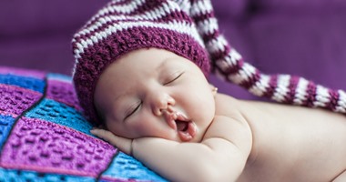بالفيديو.. طريقة تجعل طفلك ينام فى أقل من دقيقة