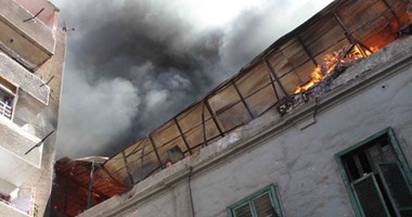 استخراج أشلاء من تحت أنقاض مصنع الزيوت المحترق بالغورية ونقلها للمشرحة
