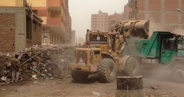 بالصور.. حملة لرفع القمامة والمخلفات من منطقة عزبة البط فى شبرا الخيمة