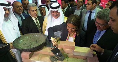 بالفيديو والصور.. وزير المالية السعودى يضع حجر الأساس لتطوير "قصر العينى"