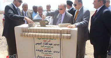 محافظ جنوب سيناء ونائب وزير الإسكان يضعان حجر أساس تطوير منطقة الرويسات