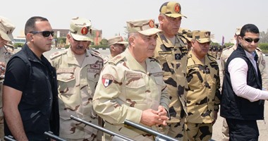 المتحدث العسكرى ينشر صورًا من لقاء رئيس الأركان بوحدات الصاعقة