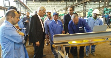 بالصور.. رئيس هيئة السكة الحديد يفاجئ ورش أبو زعبل لمتابعة عمليات التطوير