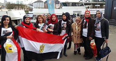 بالفيديو والصور.. مسيرة لسيدات "مصر فى قلبى" فى ألمانيا لتنشيط السياحة