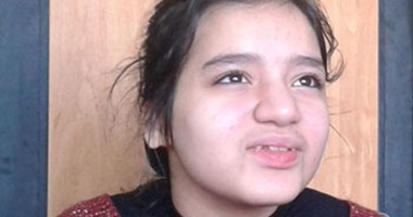 أخصائية اجتماعية ببورسعيد تروى مأساة ابنتها: "محتاجة 5 عمليات عشان تمشى"