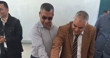 صحافة المواطن.. جامعة سعودية تكرم أستاذا مصريا حصد المركز الأول بجائزة التميز