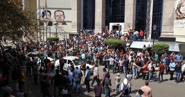 النيابة تحتجز 10 متظاهرين لحين ورود تحريات الأمن الوطنى