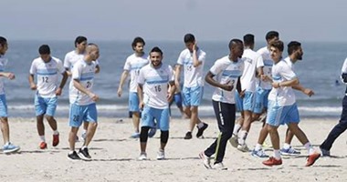 المصرى يتدرب على شاطئ بورسعيد لرفع اللياقة البدنية