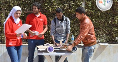 بالصور.. طلاب بهندسة القاهرة ينظمون سباق سيارات بالطاقة الشمسية