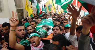 بالصور.. تشييع جثمان فلسطينى قتله جنود إسرائيليون بالضفة الغربية