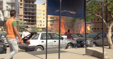 بالفيديو.. لحظة اشتعال النيران فى 8 سيارات على كورنيش المعادى