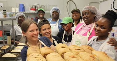 "فرصة تانية".. مخبز أمريكى مخصص لتوظيف النساء بعد السجن