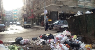 "صحافة المواطن": بالصور..  القمامة تتنشر فى الشوارع الرئيسية بالزقازيق