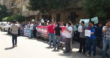 صحافة المواطن: مغتربو "30 ألف معلم" ينظمون وقفة احتجاجية أمام "الوزراء"