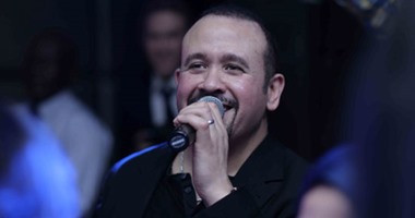 هشام عباس يعود للساحة الغنائية بـ15 أغنية فى ألبوم "الفترة اللى فاتت"