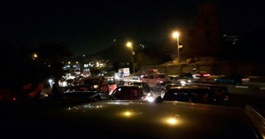 زحام مرورى بسبب حادث تصادم سيارتين فى شارع صلاح سالم