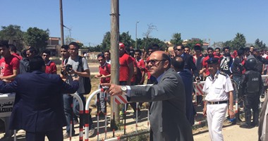 مدير أمن الإسكندرية يتابع إجراءات دخول الجماهير مباراة الأهلى ويانج