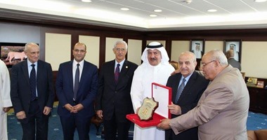 أعضاء المكتب التنفيذى بالاتحاد العربى للقضاء الإدارى يجتمعون فى الكويت