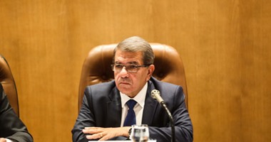 أخبار مصر للساعة6.. ضم علاوة الـ15% للعاملين بالحكومة إلى الراتب الأساسى