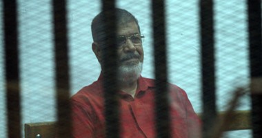 النطق بالحكم على مرسى و 10 آخرين بقضية "التخابر مع قطر" اليوم