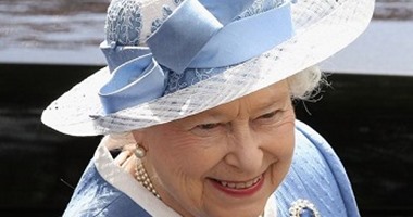 بالفيديو.. إطلاق 41 طلقة احتفالا باعتلاء الملكة إليزابيث عرش بريطانيا