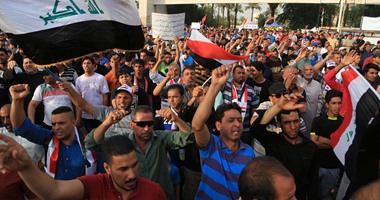 بالصور..العراقيين يتظاهرون بساحة التحرير فى بغداد للمطالبة بمحاربة الفساد