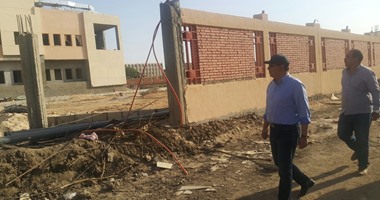 بالصور.. محافظ الأقصر يتفقد أعمال الإنشاءات بمستشفى أرمنت الجديد