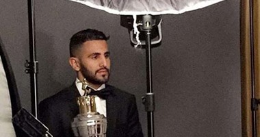 رياض محرز يتوج بجائزة أفضل لاعب فى الدورى الإنجليزي.. رسميا