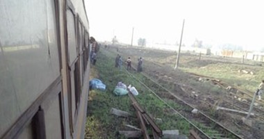 صحافة المواطن: بالصور.. تعطل قطار "طنطا-الزقازيق" أكثر من ساعتين