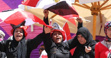 بالصور.. تزايد أعداد المحتفلين بعيد تحرير سيناء بالمهندسين وسط تكثيف أمنى