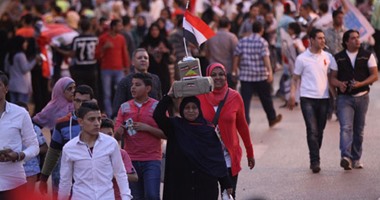 انتشار عناصر الشرطة النسائية بمداخل ميدان عابدين لتأمين المحتفلين