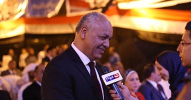 مصطفى بكرى يغادر احتفالية ذكرى تحرير سيناء بميدان عابدين