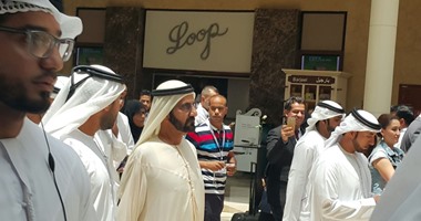 بالصور.. محمد بن راشد يتفقد الأجنحة المشاركة بسوق السفر العربى فى دبى