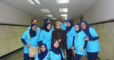 طلاب بـ"إعلام القاهرة" بالتوعية بمرض "هشاشة العظام" فى مشروع التخرج