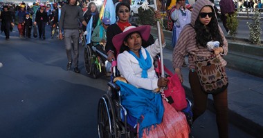 اشتباكات بين الشرطة ومحتجين من ذوى الاحتياجات الخاصة فى بوليفيا