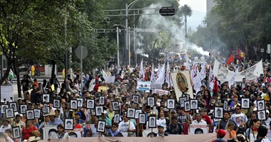 احتجاجات بالمكسيك ضد تعامل الحكومة مع قضية الطلبة المفقودين