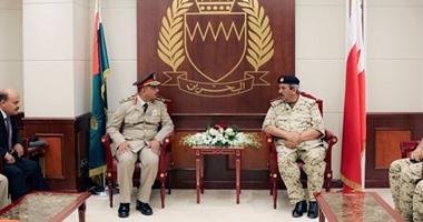 القائد العام البحرينى يستقبل وفداً عسكرياً من كلية القادة والأركان المصرية