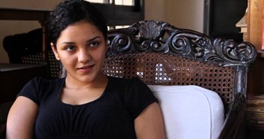 الحبس 6 أشهر غيابياً للناشطة سناء سيف لاتهامها بإهانة القضاء