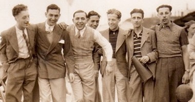 بالصور.. ملابس الرجال 1930 .. الأكتاف المبطنة أكثر ما يميزها