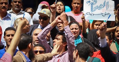 بالصور.. صحفيون ينظمون مسيرة لدار القضاء العالى قبل تقديم بلاغ ضد وزير الداخلية